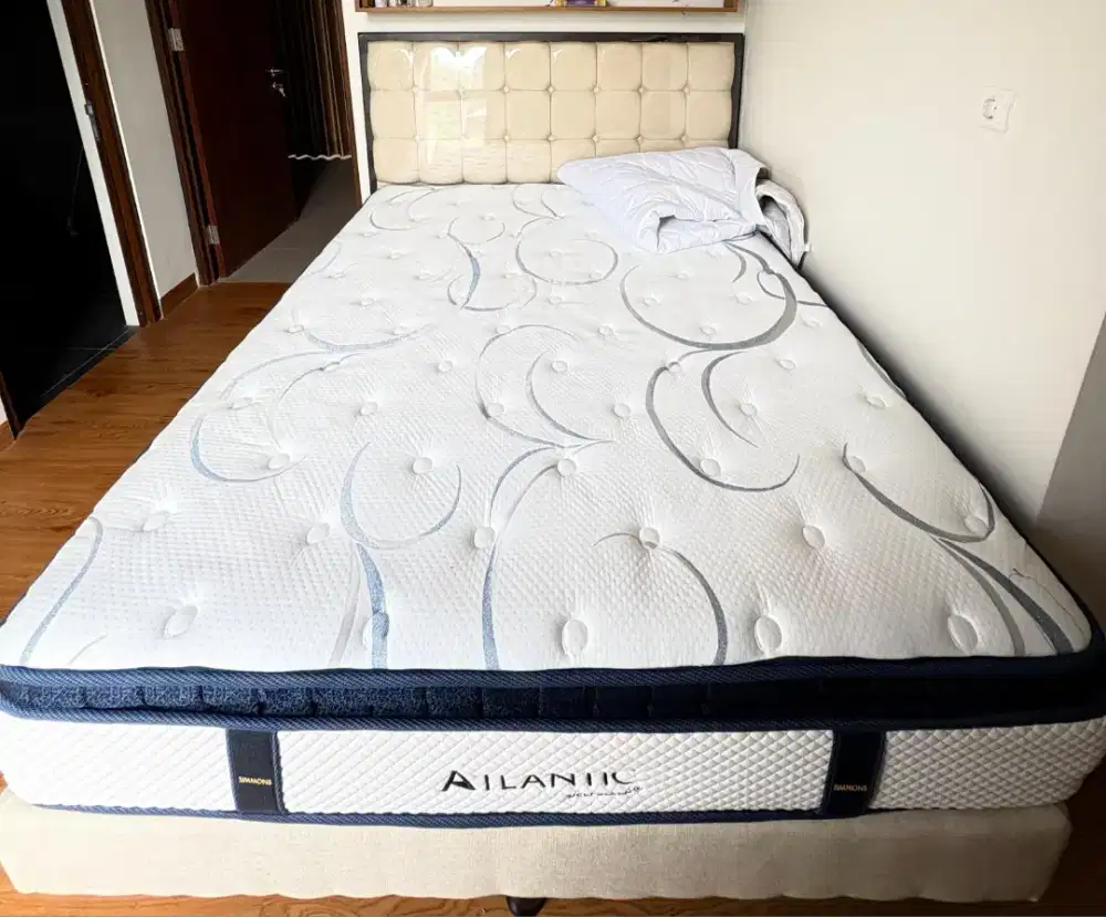 Dipan + kasur simmons (negotiable)