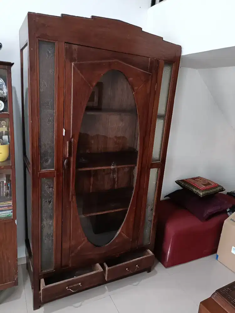 Lemari Pajangan Jati Tua Antiq