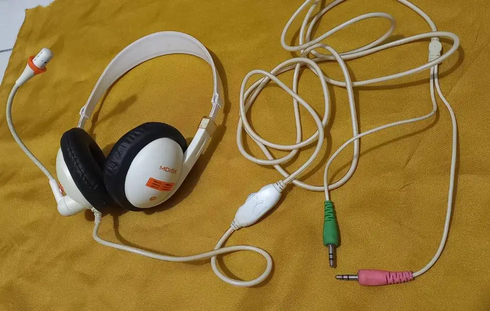 Headphone MDISK ORI,Fungsi Normal,Bagus,Kabel panjang 2M,murah,NET.