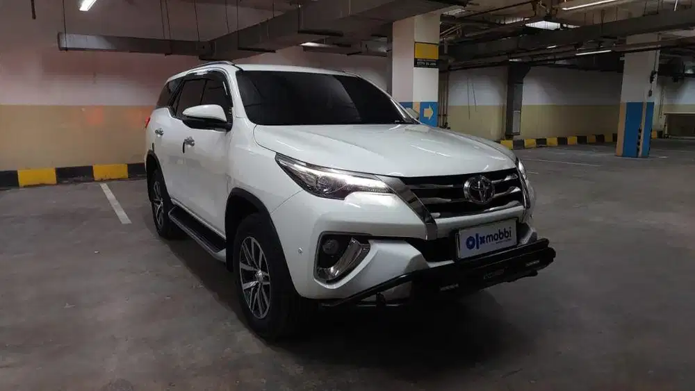 Pajak Panjang TDP 20JT-Toyota Fortuner 2.4 4x2 VRZ Solar-AT 2019 PUTIH