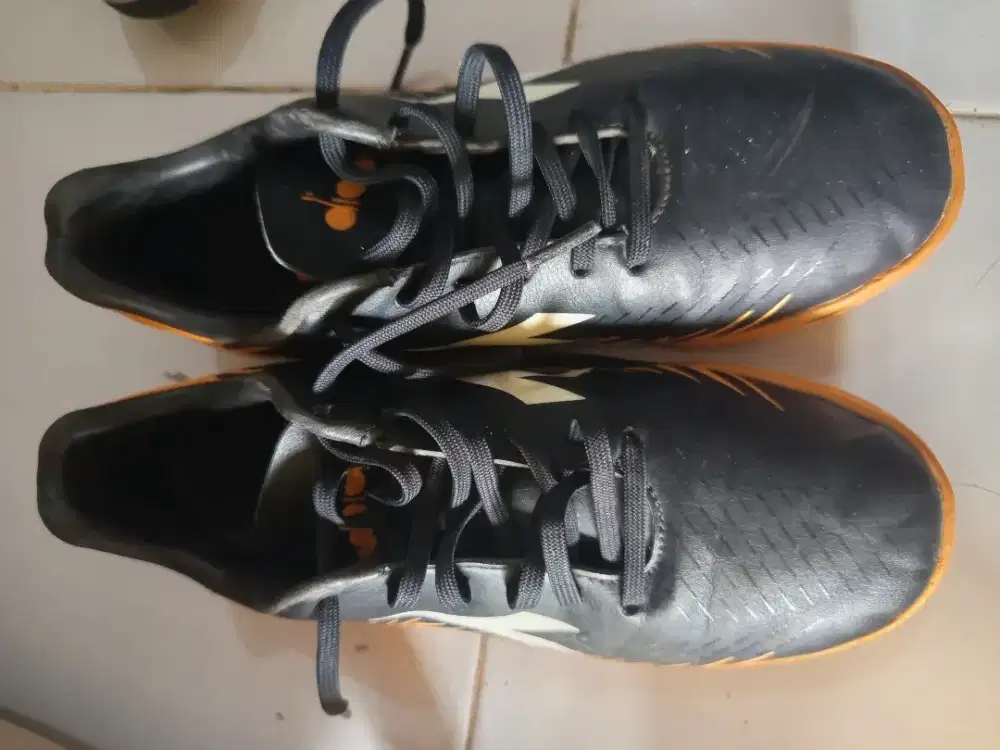 Jual sepatu futsal anak