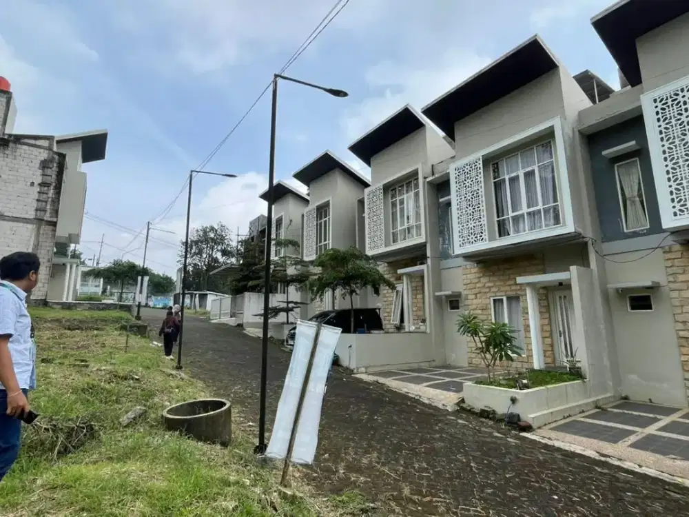 Villa 7 Raya Area Wisata Batu Akses Mudah Garansi Passive Income