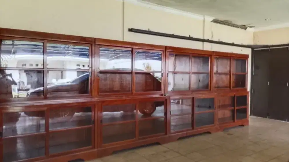 Lemari/Etalase Kayu Antik - Pintu Kaca Geser (8 Buah)