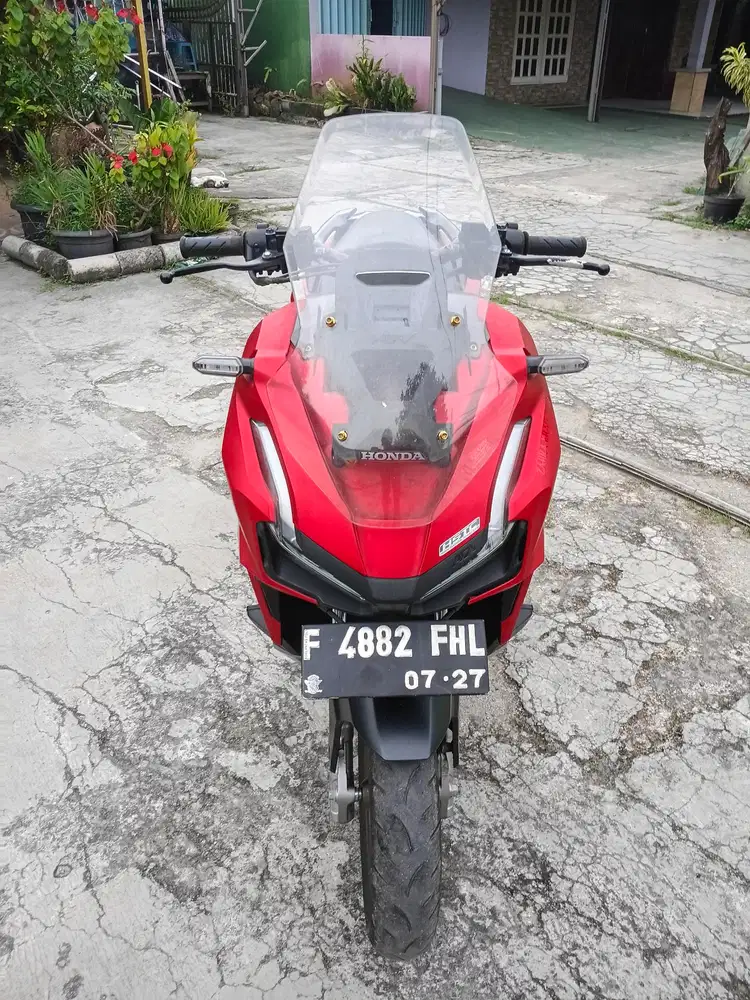 Motor adv merah 2022