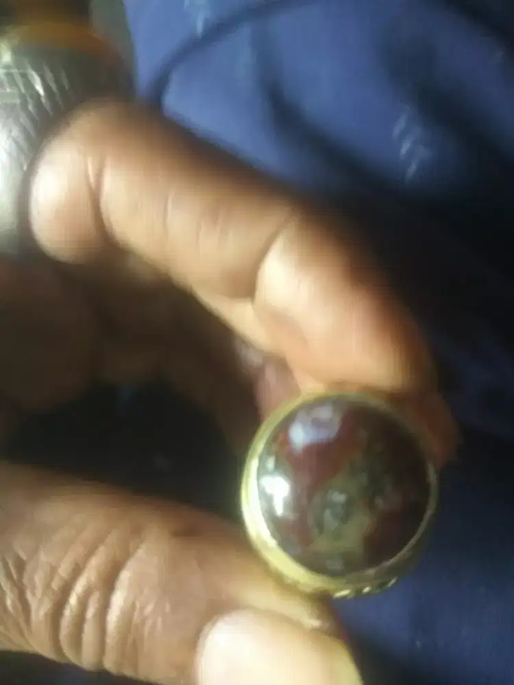 Batu pancawarna badar perak