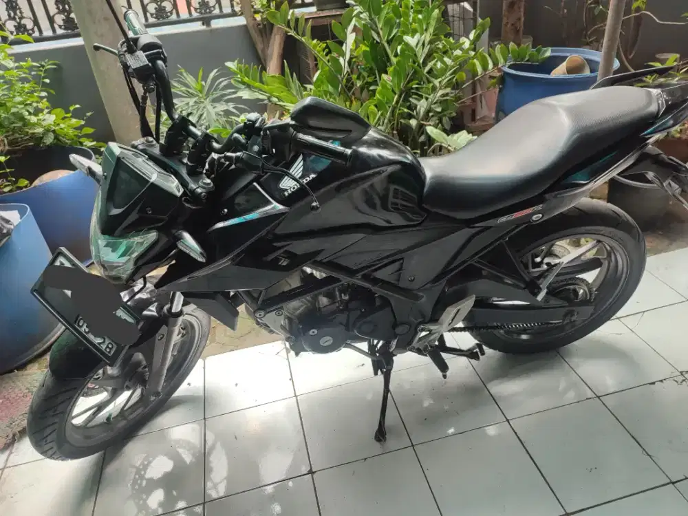 Honda CB150R V2 2015