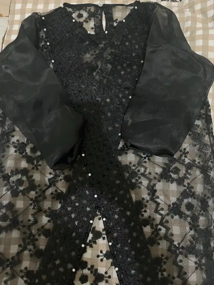 Preloved - Outer Brokat Hitam