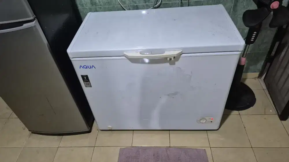 Freezer second Aquos 200 Liter Normal Beku Cepat