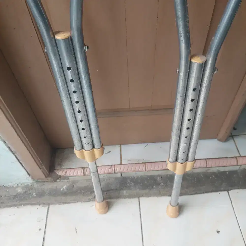 Free tongkat ketiak / kruuk