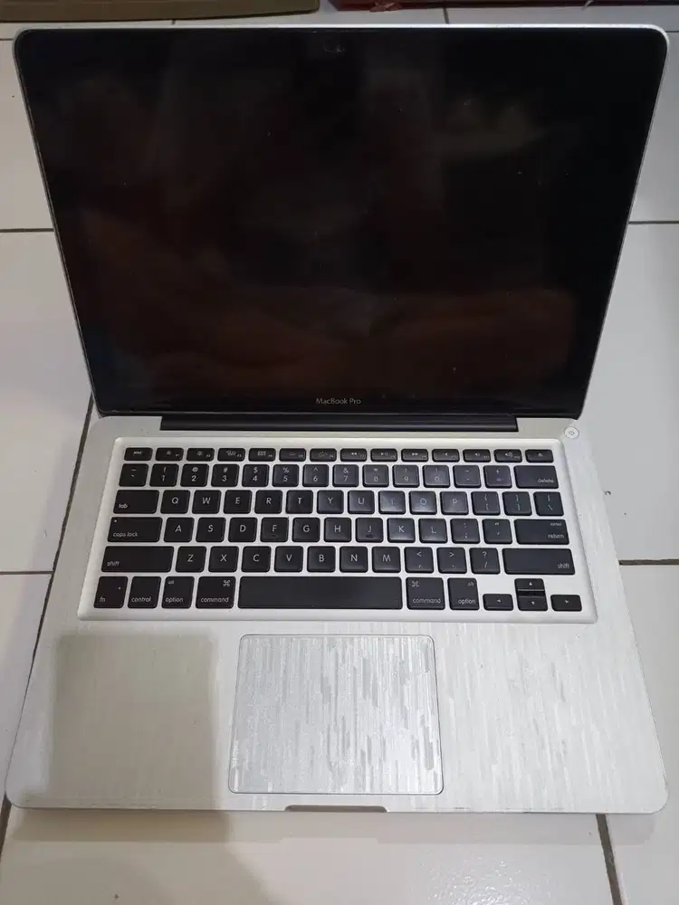 MacBook Pro milik pribadi kondisi mati total