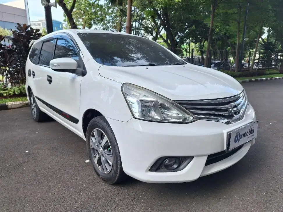 DP MURAH Nissan Grand livina 1.5 XV Bensin-AT 2017 Putih C7MEF