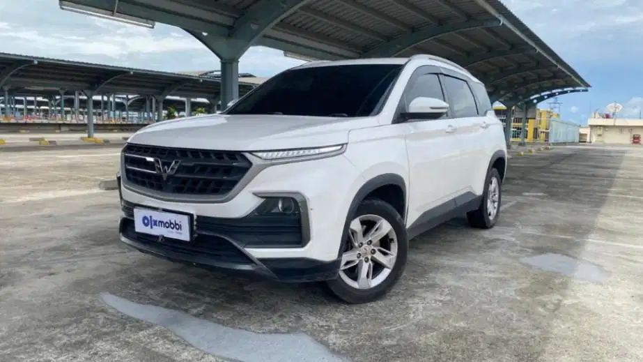 Wuling Almaz 1.5 Smart Enjoy 5-Seater Bensin-AT 2021 Putih