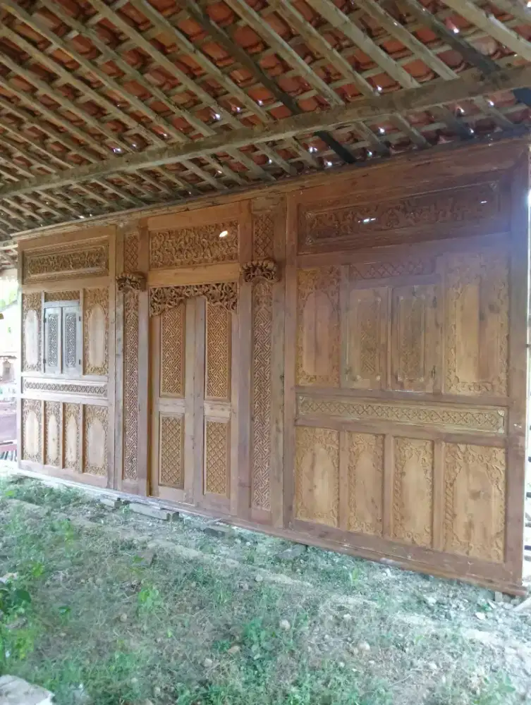 Gebyok ful ukir kuno