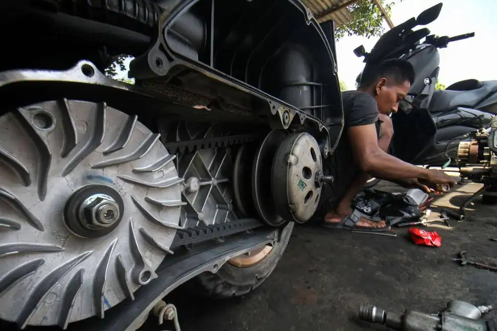 Teknisi Motor Operasional UMKM