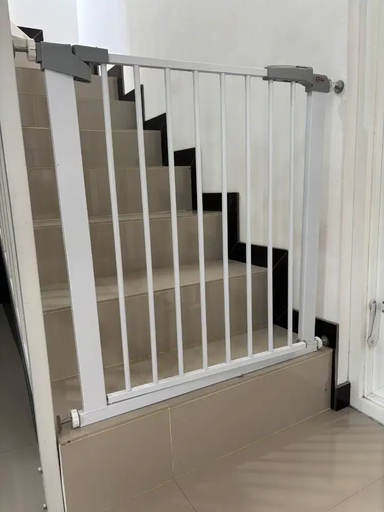 Rail tangga mini balita