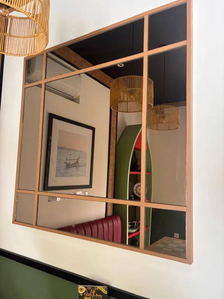 Cermin Dinding Besar 120 x 120 cm – Kondisi Bagus