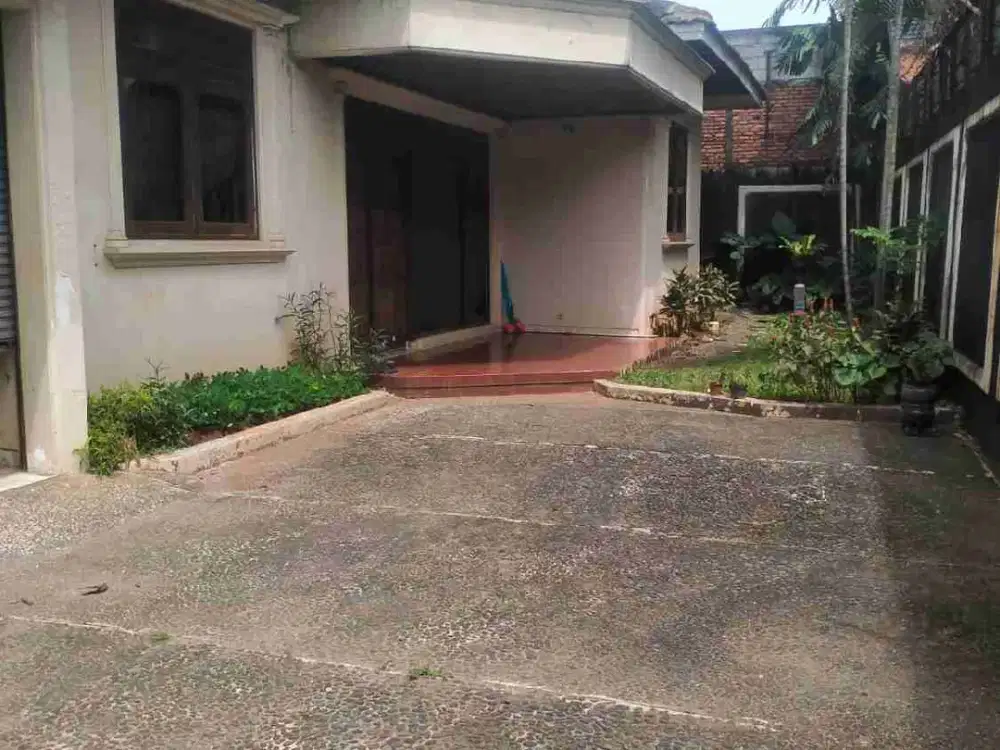 Di jual cepat rumah tua hitung Tanah di Kemang Timur Jakarta Selatan