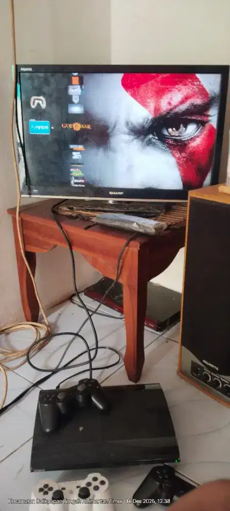 Di jual 1 set PS 3 + TV LCD SHARP 21