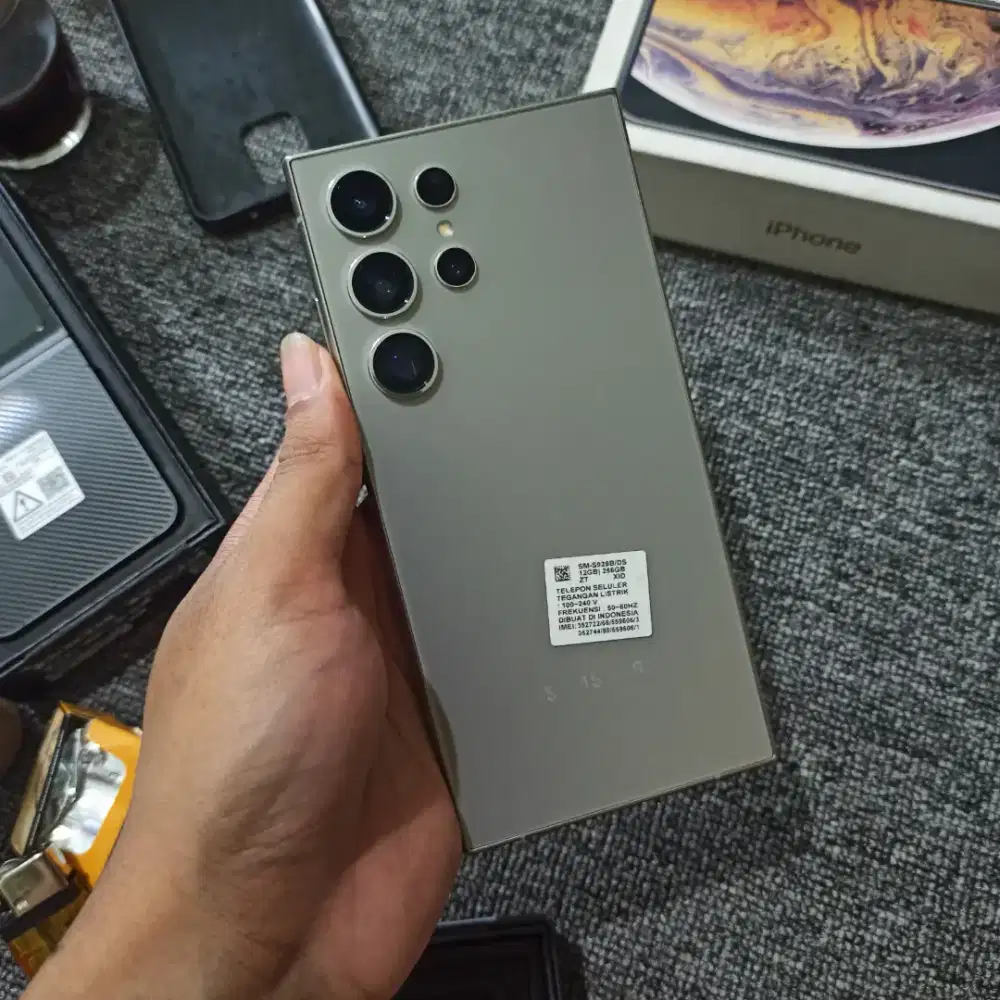 Samsung Galaxy S24 Ultra 256Gb (Sein)