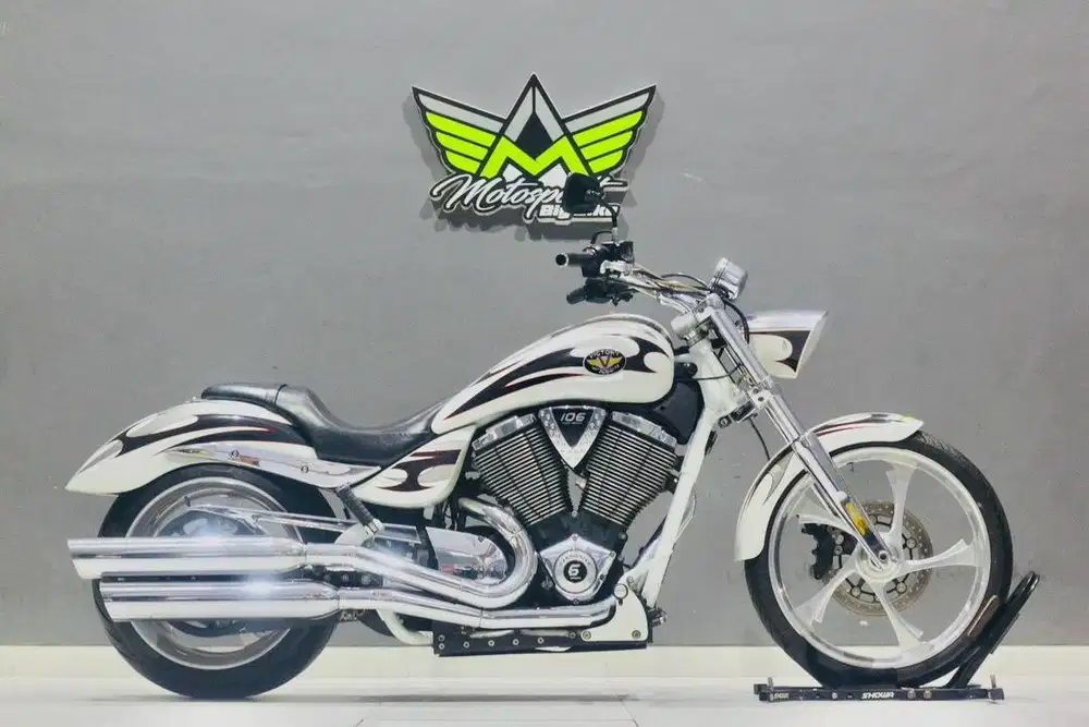 Victory vegas jackpot 1700 like new street Glide Ultra classic Fatbob