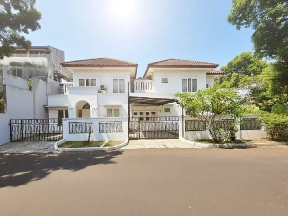 Dijual rumah cantik di Hook lokasi strategis premium lebak bulus