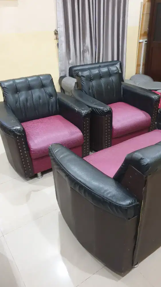 1 SET SOFA BEKAS
