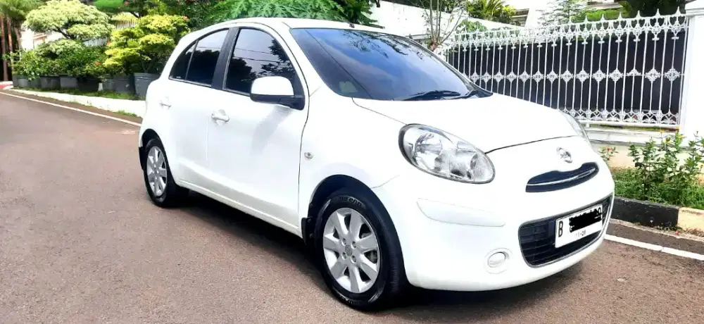 N. March, XS, 2013, KM 47 ribuan, AT