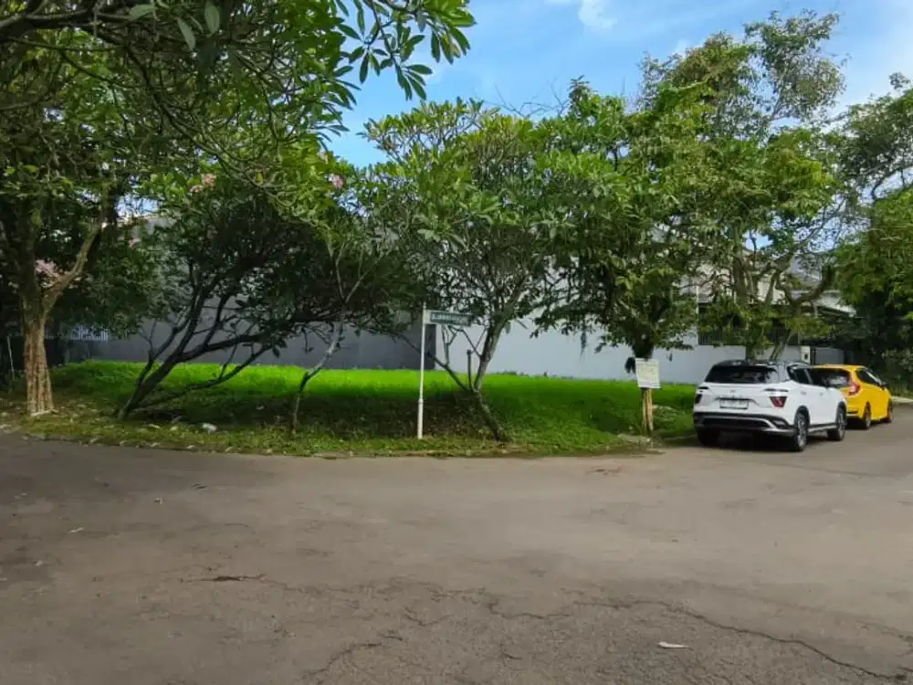 Kavling kotak Hoek siap bangun di Kencana loka BSD