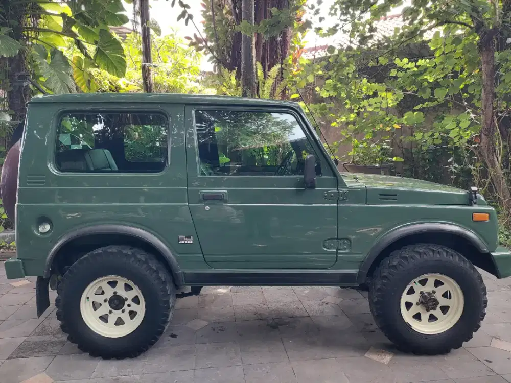 Jimmy 1984/4x4 freelock barang istimewa sekali ( cocok untuk colector)