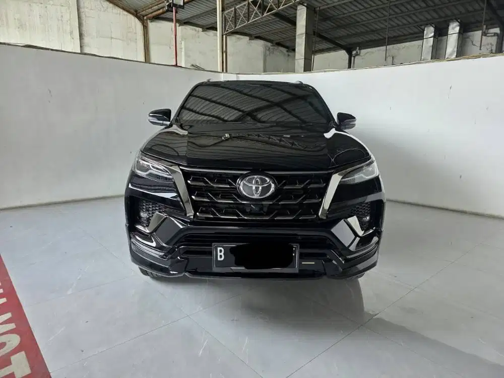 Toyota Fortuner GR 2.4 AT ( Matic ) 2021 / 2022 Hitam Km 50rban Mulus