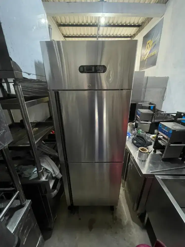 GEA Upright chiller 2 door