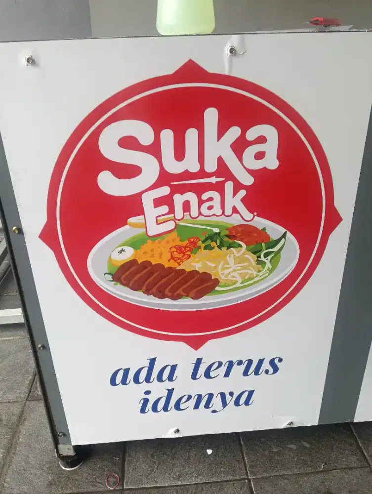 Penjaga Stand Makanan Kantin