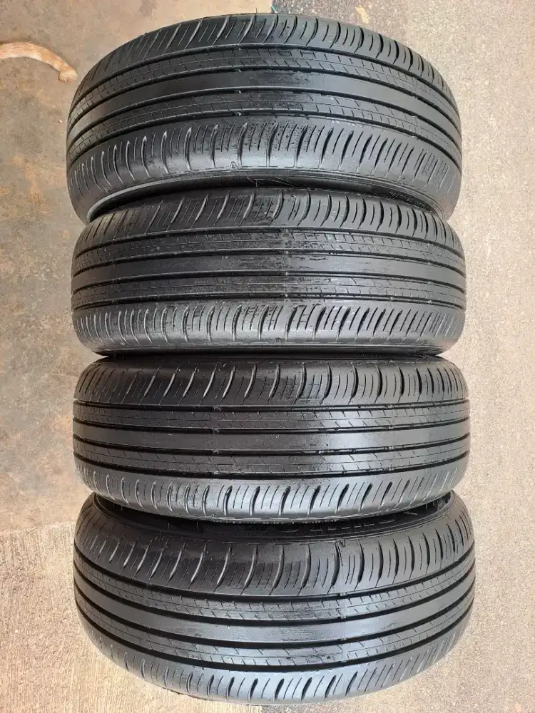 Ban 215/60/17 Dunlop Enasave EC300+ 4pc 95%