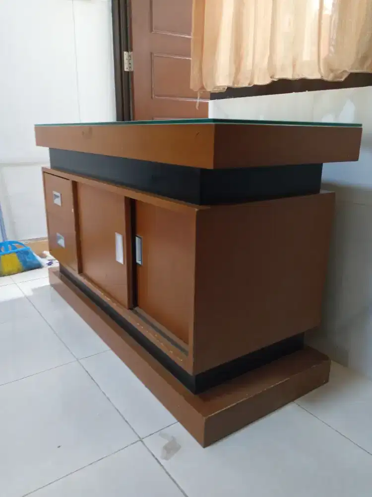 Jual lemari tv bekas