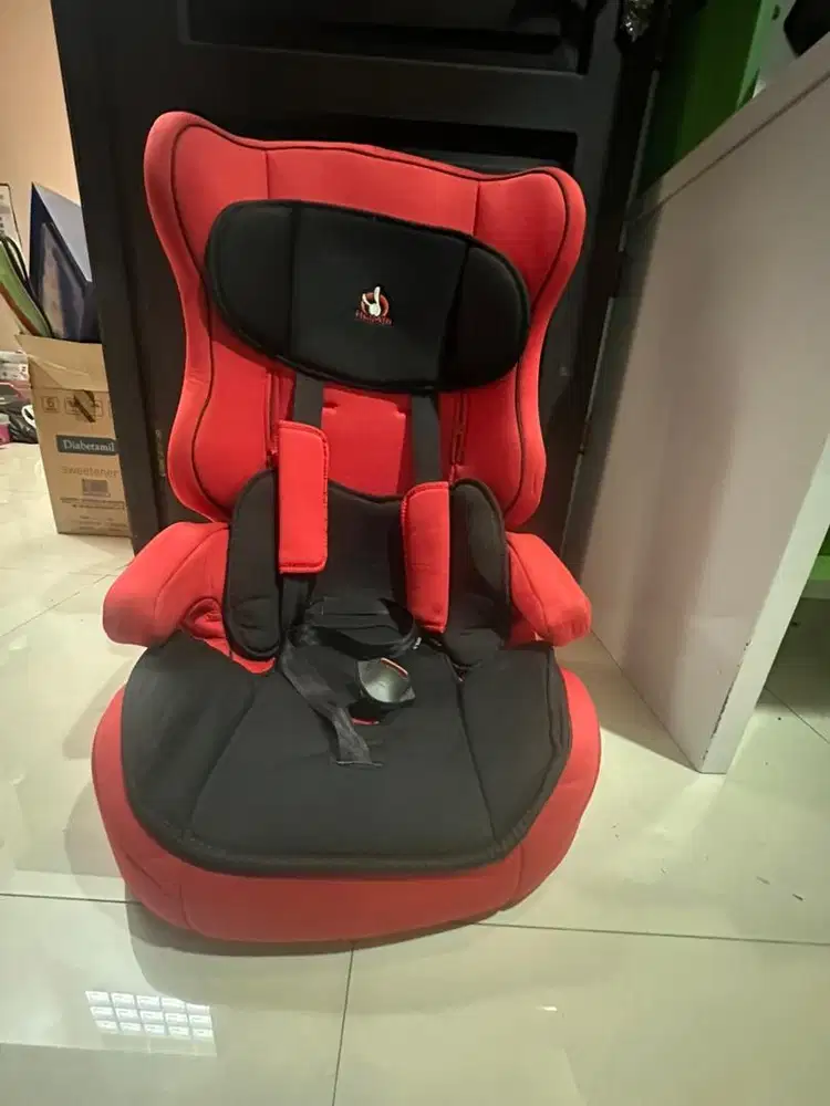 Baby Car Seat warna Hitam Merah