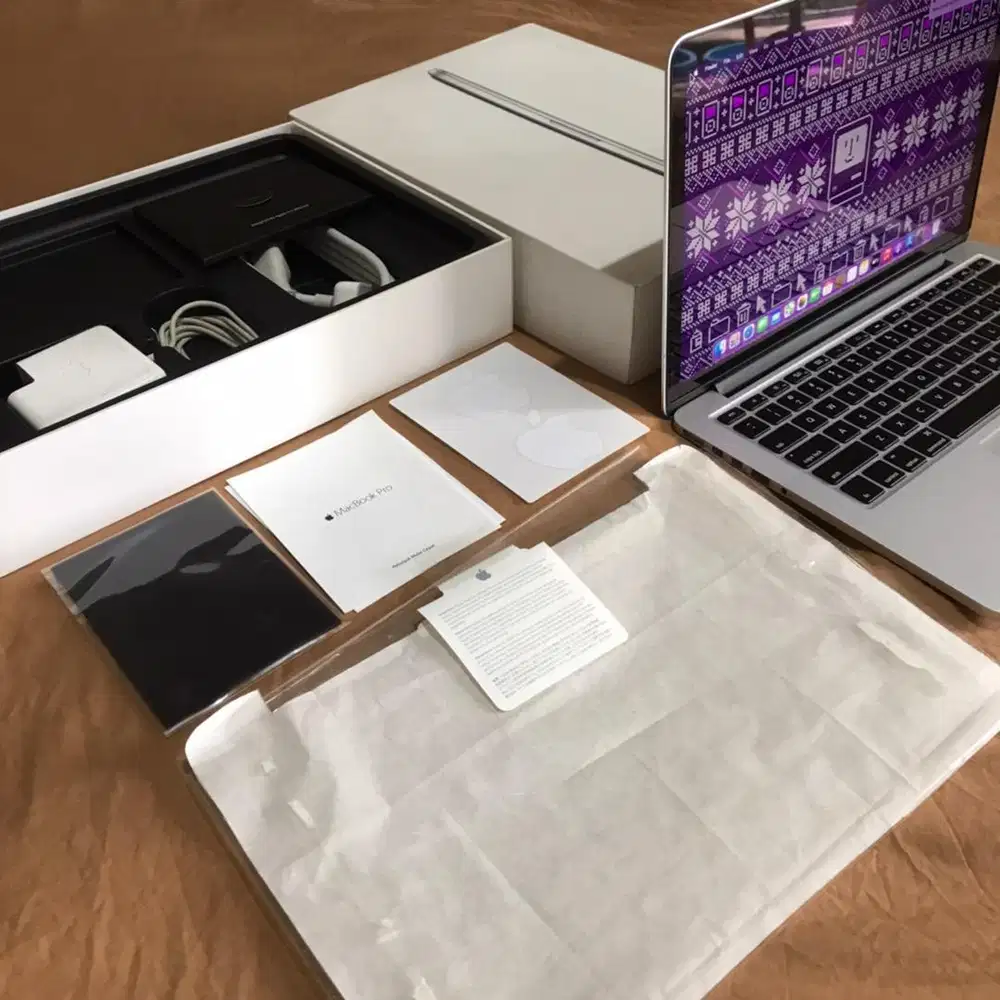 Macbook Pro 13 2015 ibox Fullset Like New