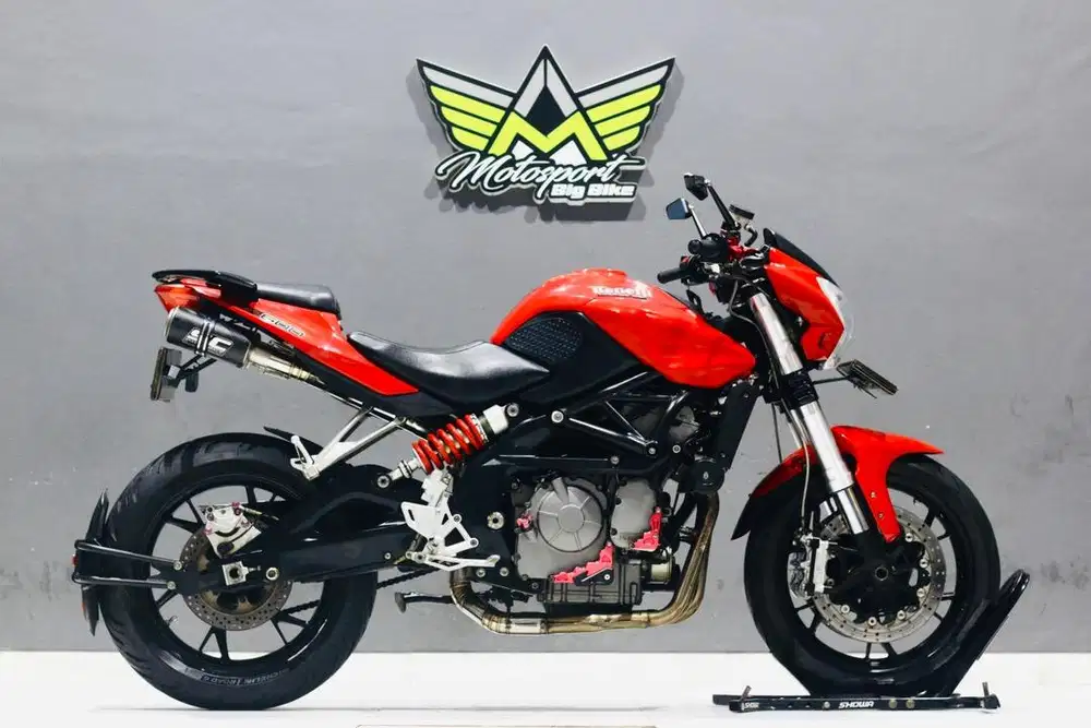 Benelli bn600 like new ktm Duke390 er6n versys650