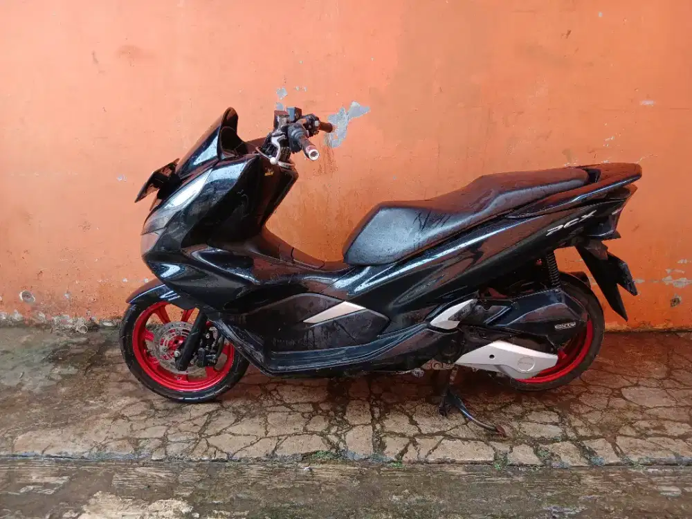 HONDA PCX 2018 HITAM