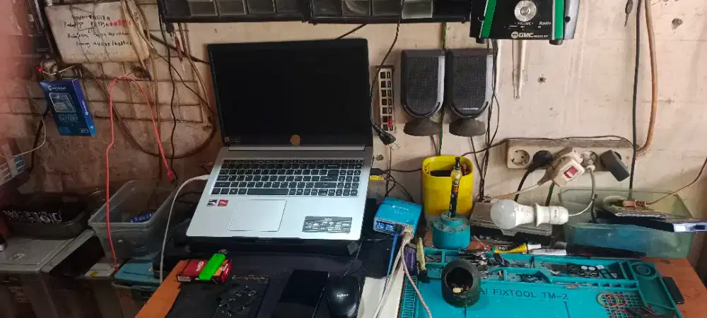 Teknisi hp berpengalaman
