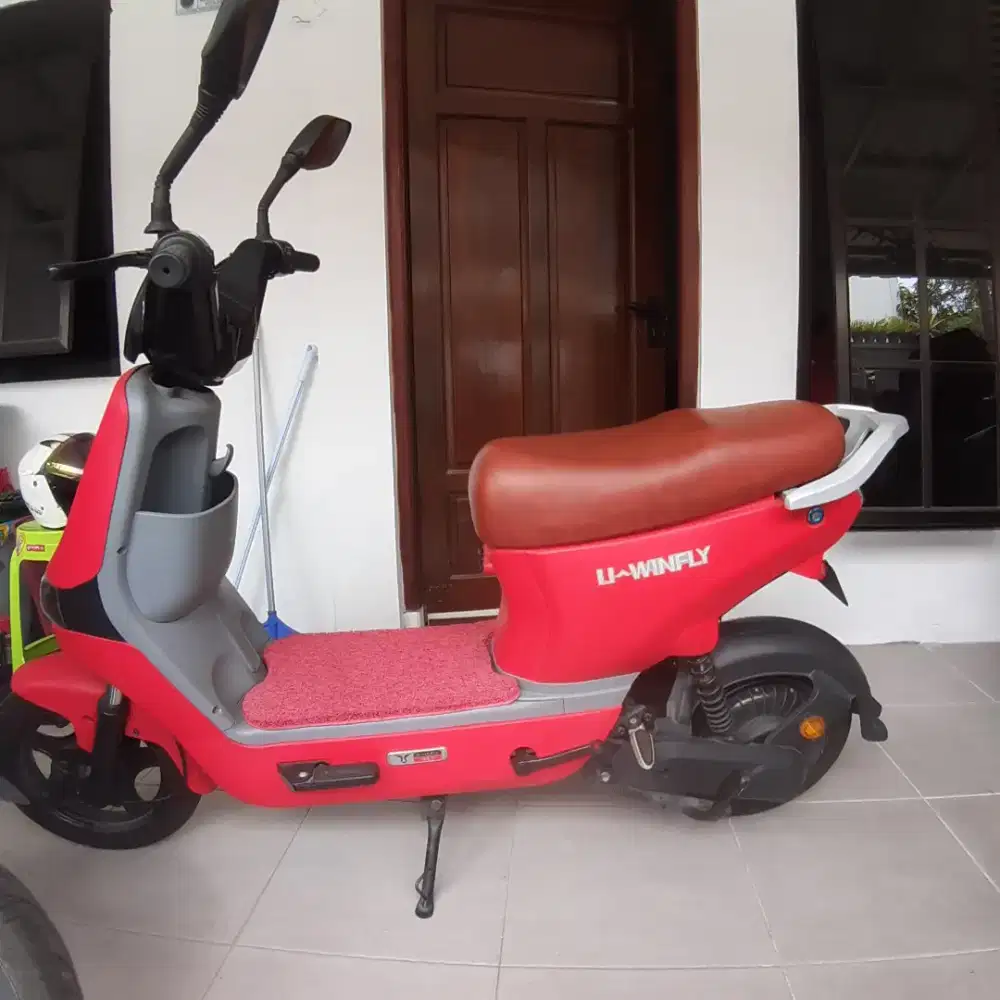 Sepeda Listrik U Winfly D8-S (aki udah gak bisa di cas)