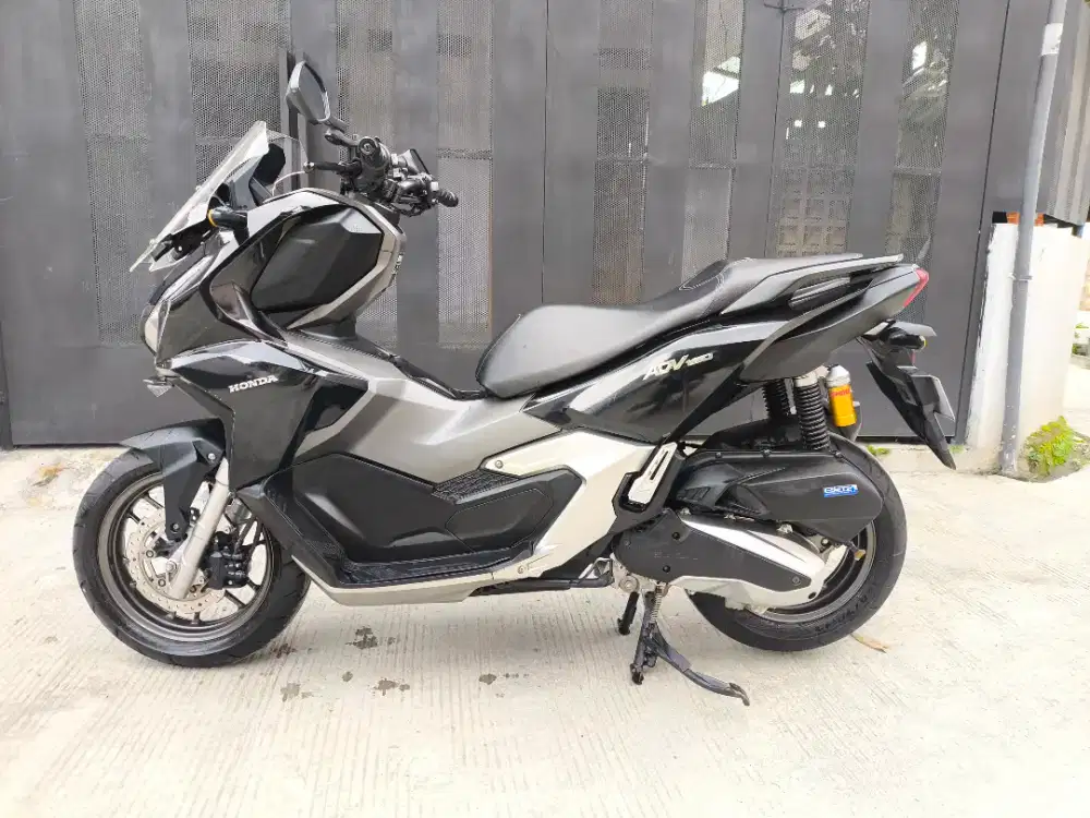 HONDA ADV 160 CBS WARNA HITAM