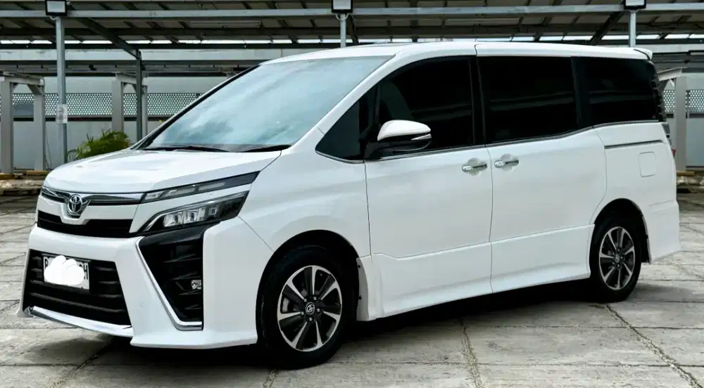 TOYOTA VOXY 2.0 AT 2019