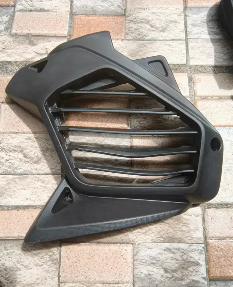 Cover Radiator + Visor Aerox New