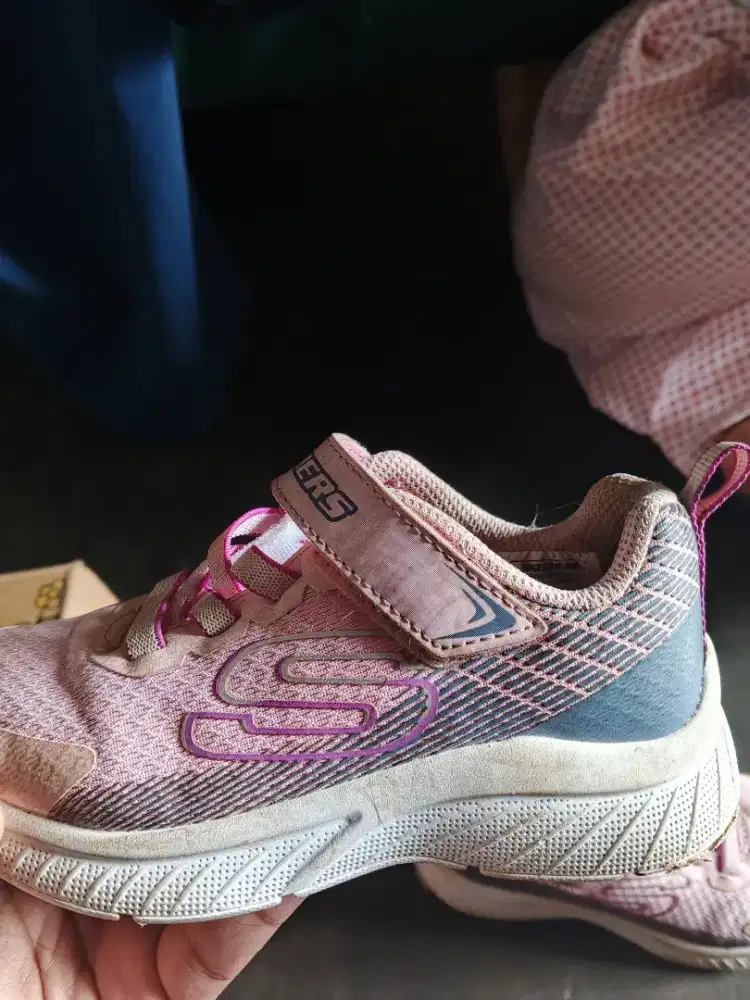 Pre love sepatu Skechers