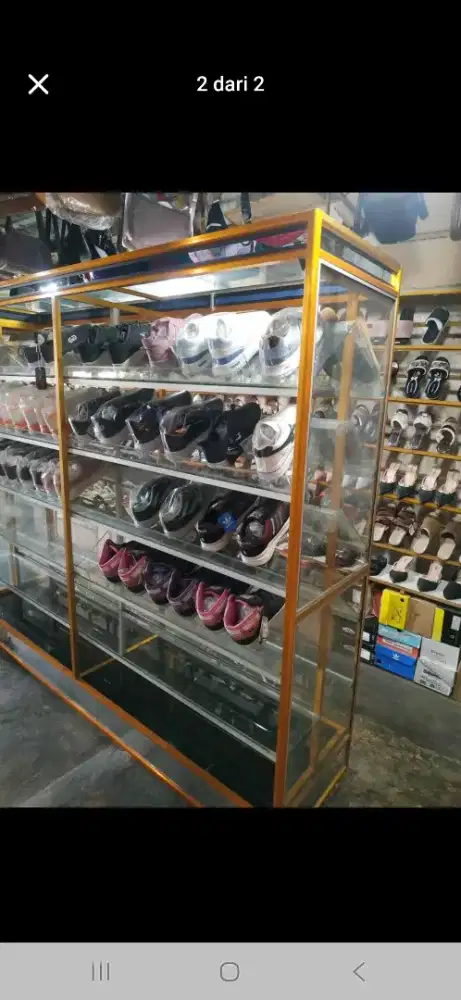 Dijual etalase sendal / sepatu