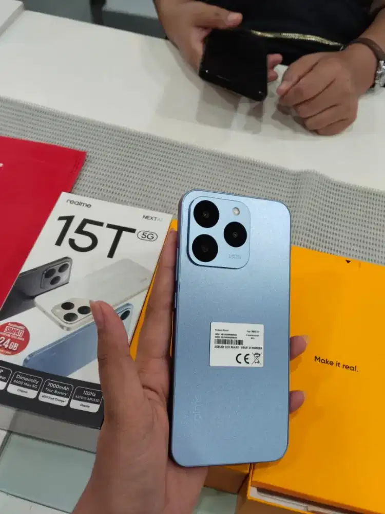 Barang baru dari realme 15T 5G bisa cash dan kredit