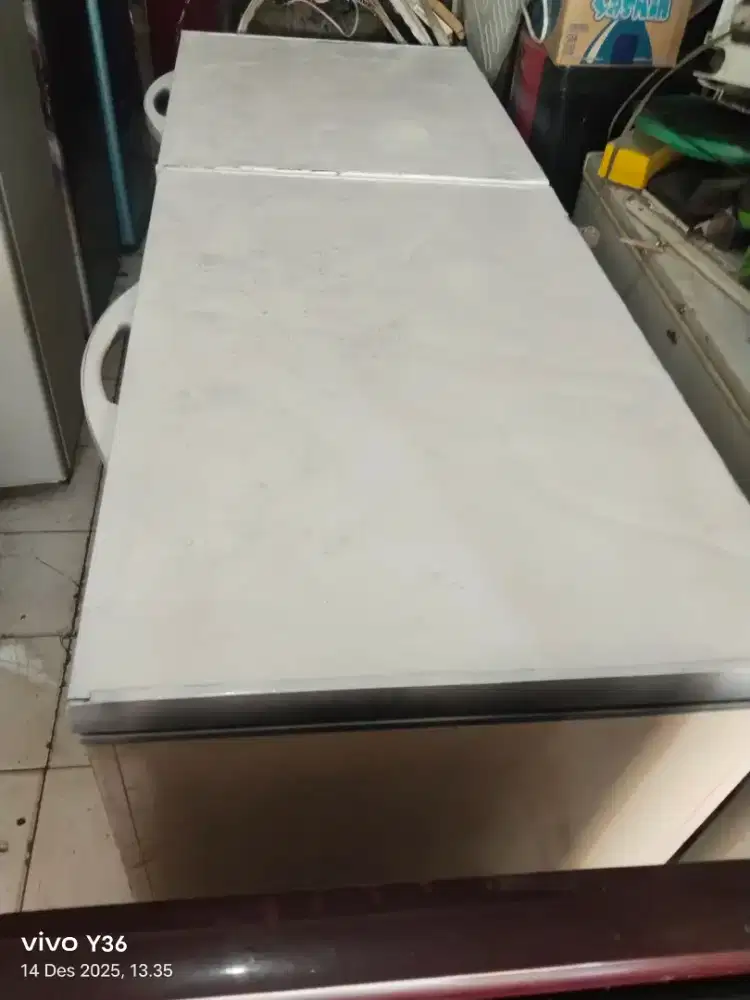 Di jual cepat prizer Gea bok 2 pintu ukuran 600L