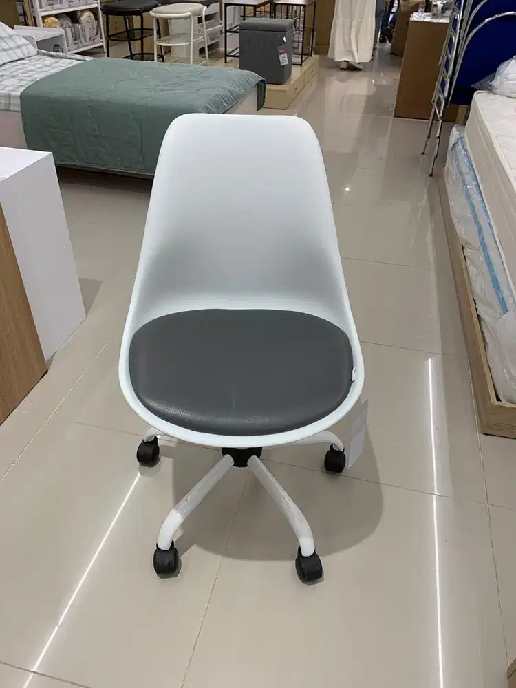 MACARONI DESK CHAIR WHITE