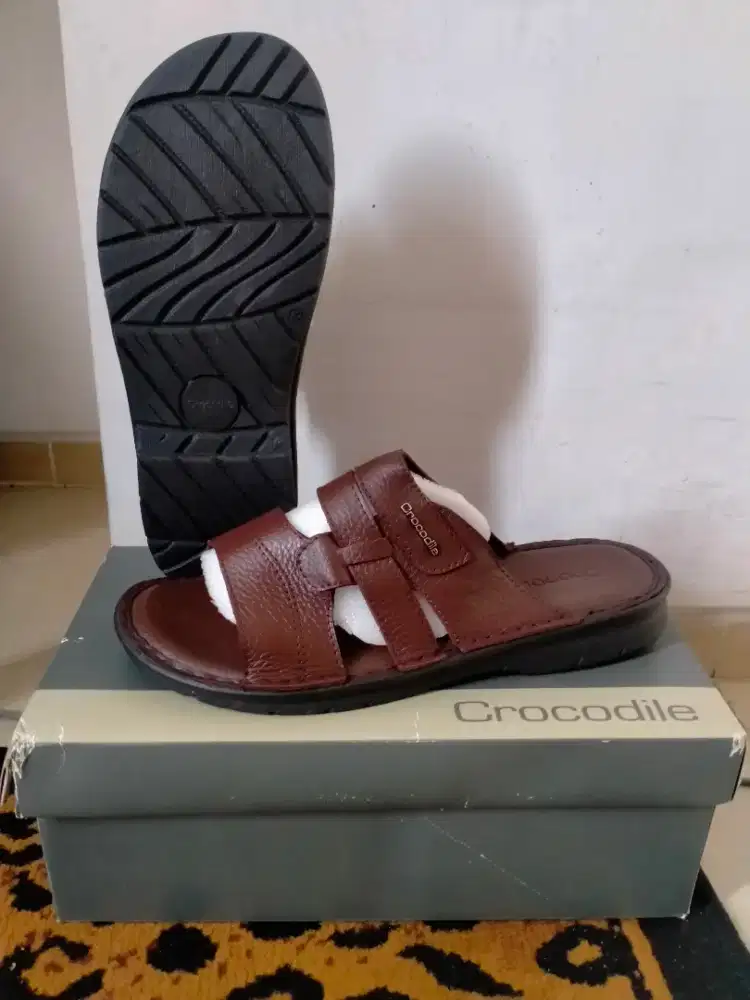 SEPATU SANDAL CASUAL CROCODILE COKLAT TUA BARU UKURAN 42