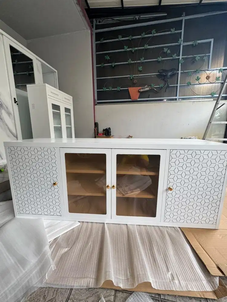 Buffet TV bahan besi